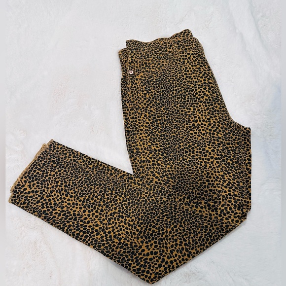 CURRENT/ELLIOTT NEW HIGH WAIST STILETTO Spotted Leopard Crop Jean size 30
NWT - Picture 4 of 11